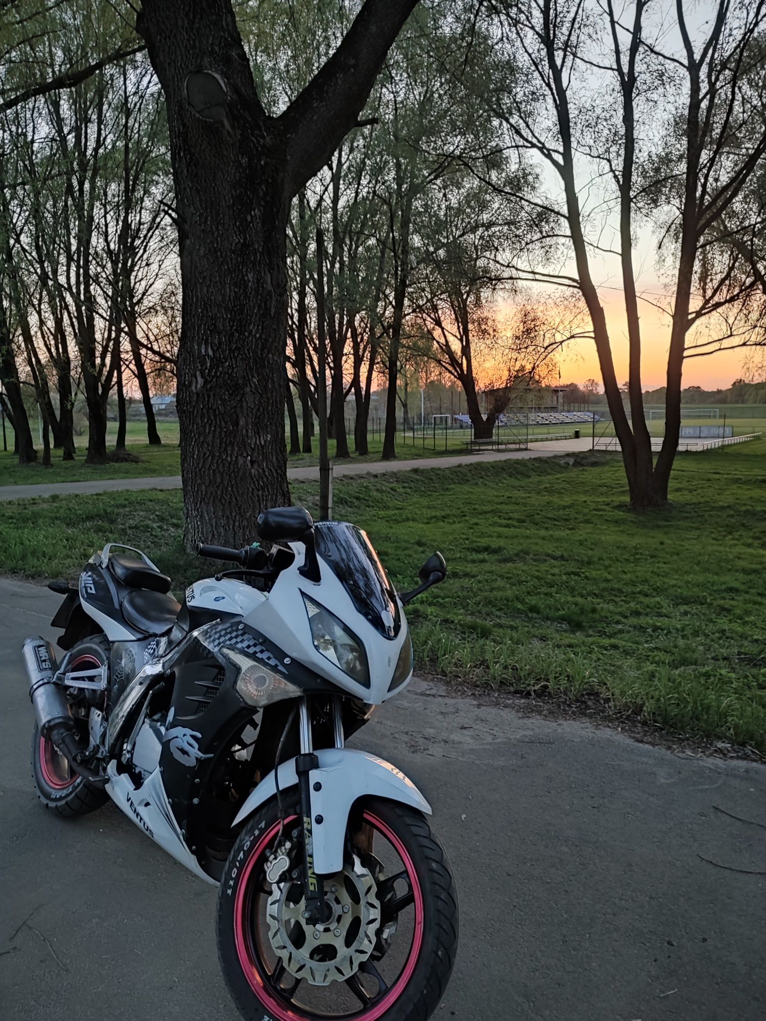 Продам мотоцикл 200 кубов Ventus