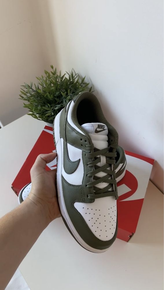 Nike Dunk Low Medium Olive 37,5