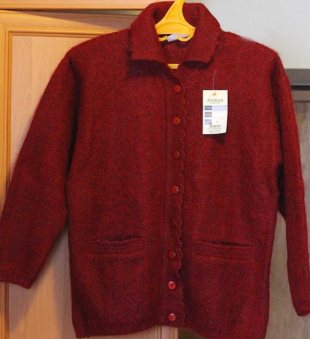 Светер жіночий шерстяний/Свитер женский.Подарунок для мами.