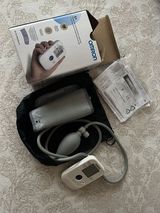 Тонометр напівавтоматичнний Omron S1. Новій!