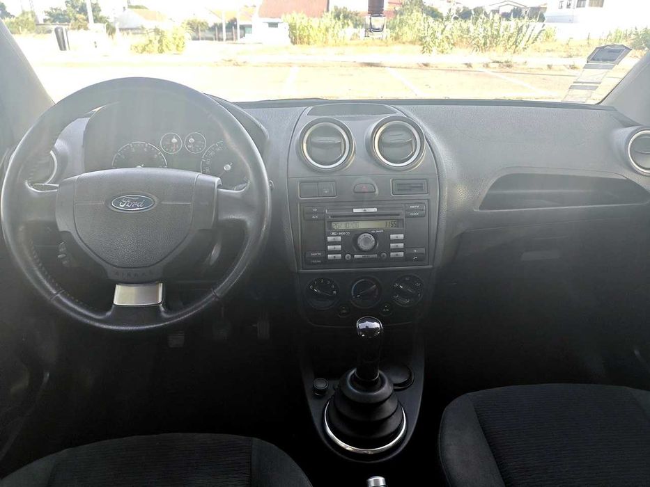 Ford Fiesta 1.2- A/C-  versão Guia