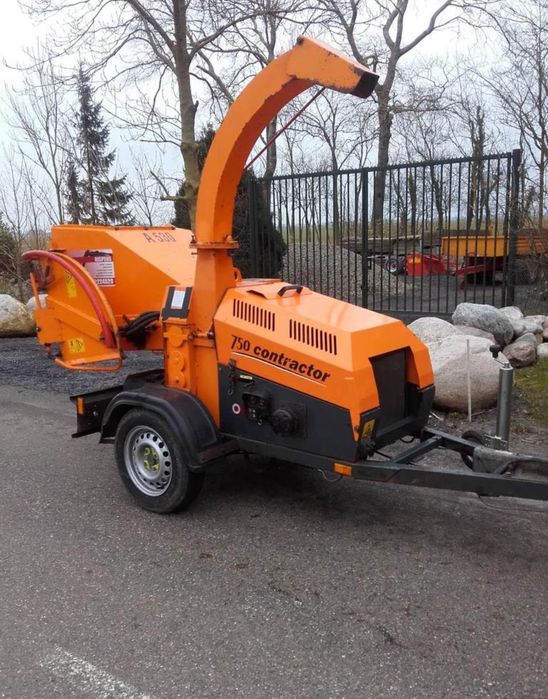 Rębak do gałęzi mobilny