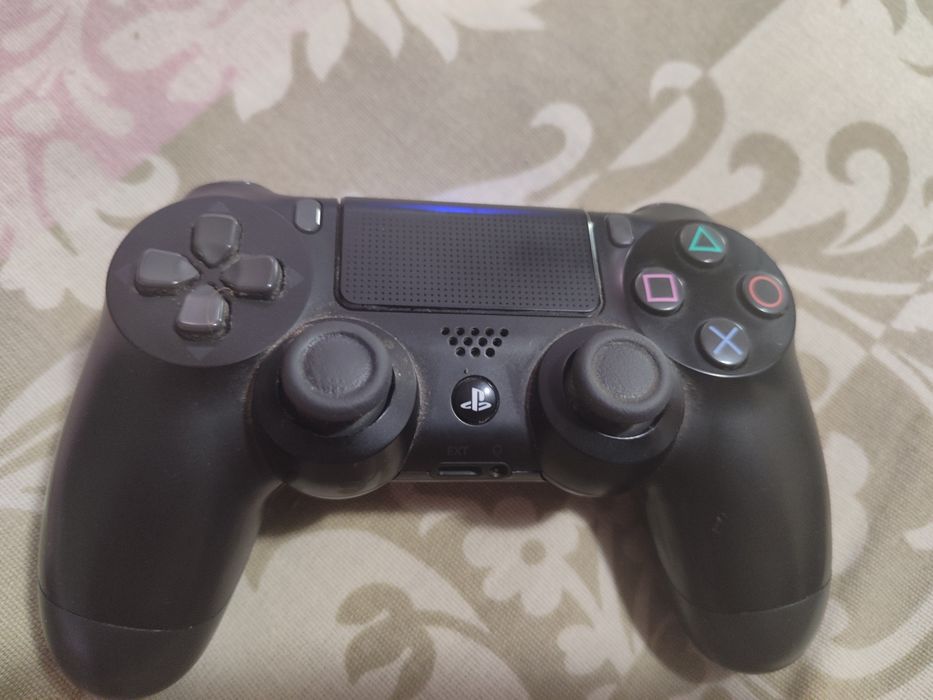 Срочно продам Безпровідний два ігрових джойстика BORN P49  для PS4,