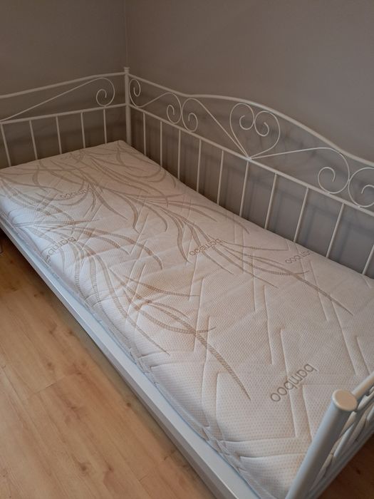 sprzedam materac używany w dobrym stanie 90x200