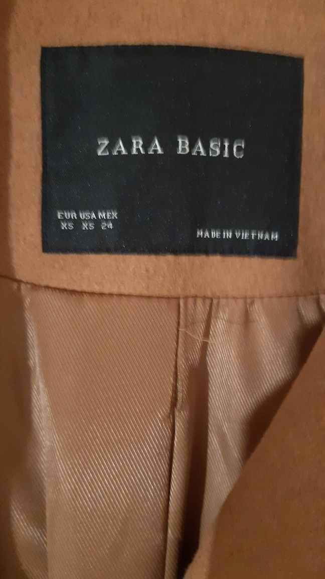 Пальто  демисезонное  Zara
