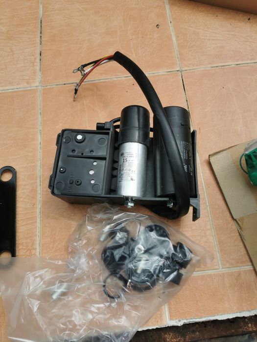 Компрессор на холодильник, морозильная камера embraco nj9232e