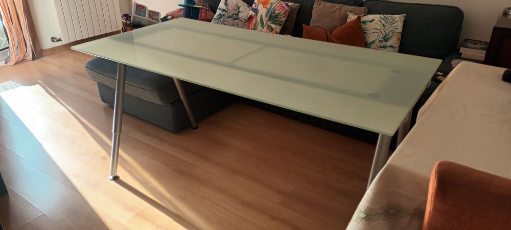 Secretária / mesa com tampo de vidro