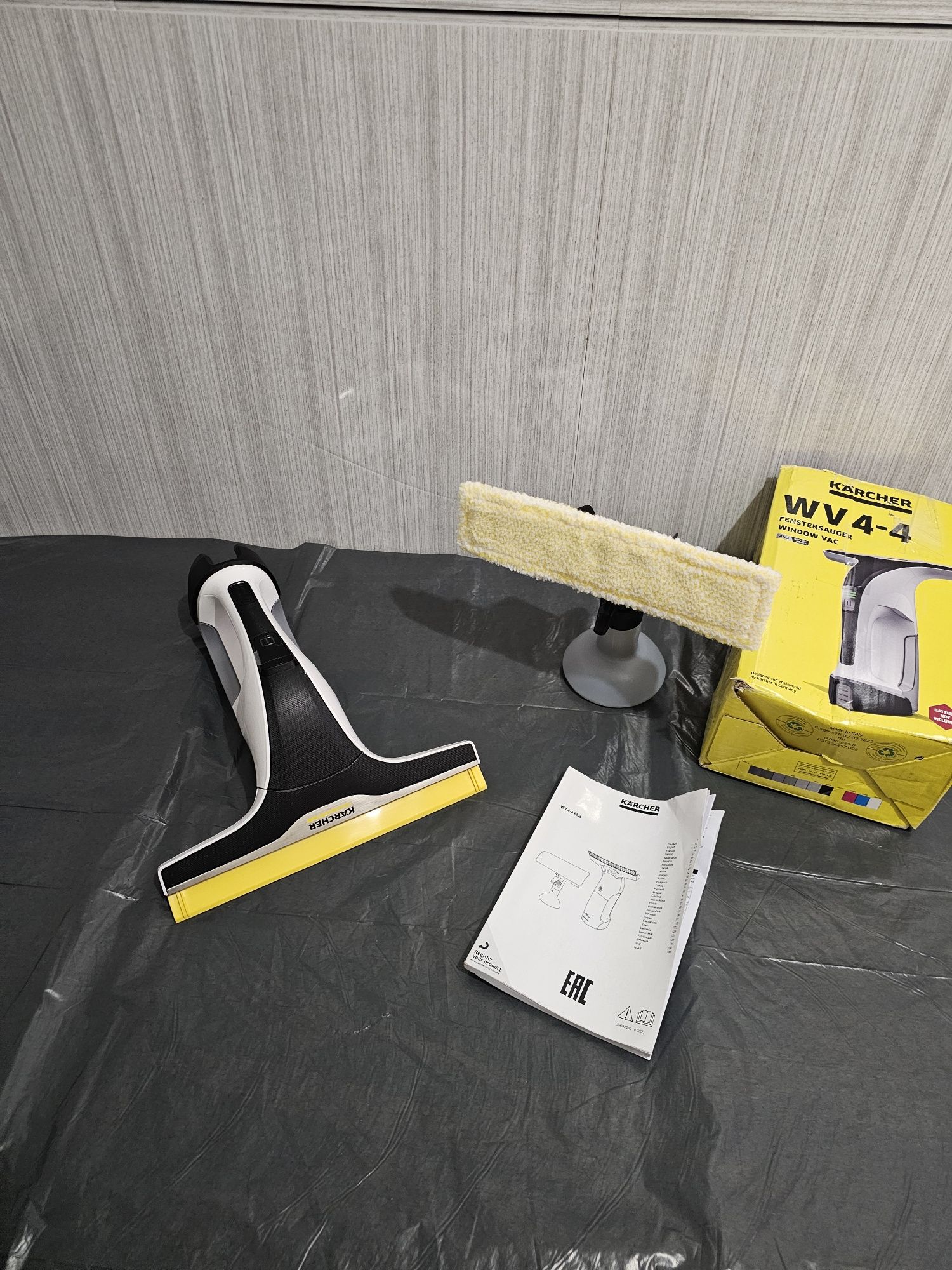 Миючий пилосос Karcher WV4-4