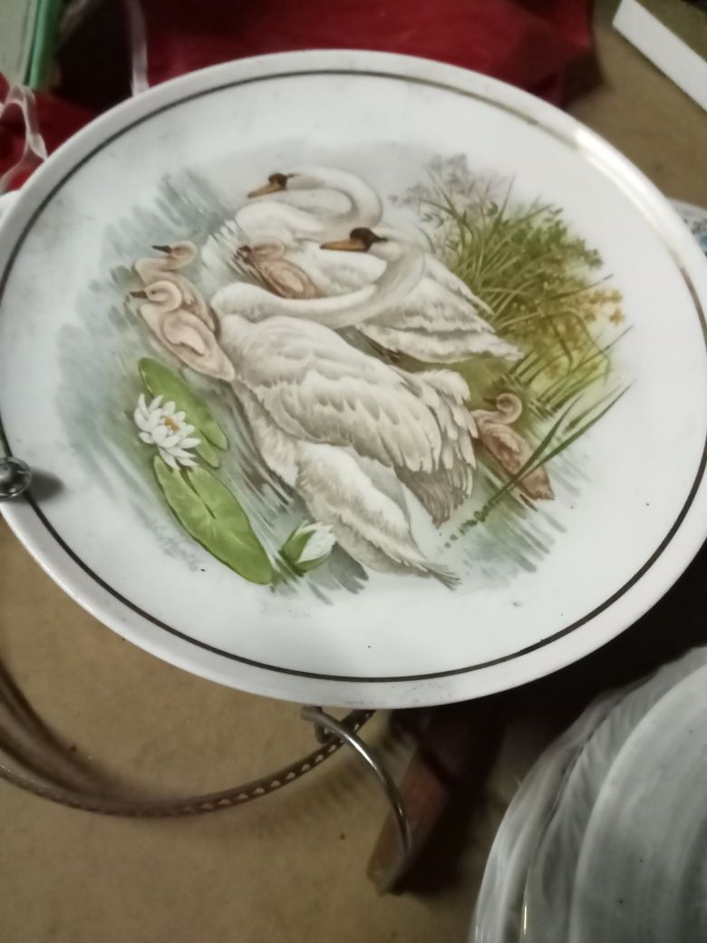 Pratos e travessas,para uso e também decorar.