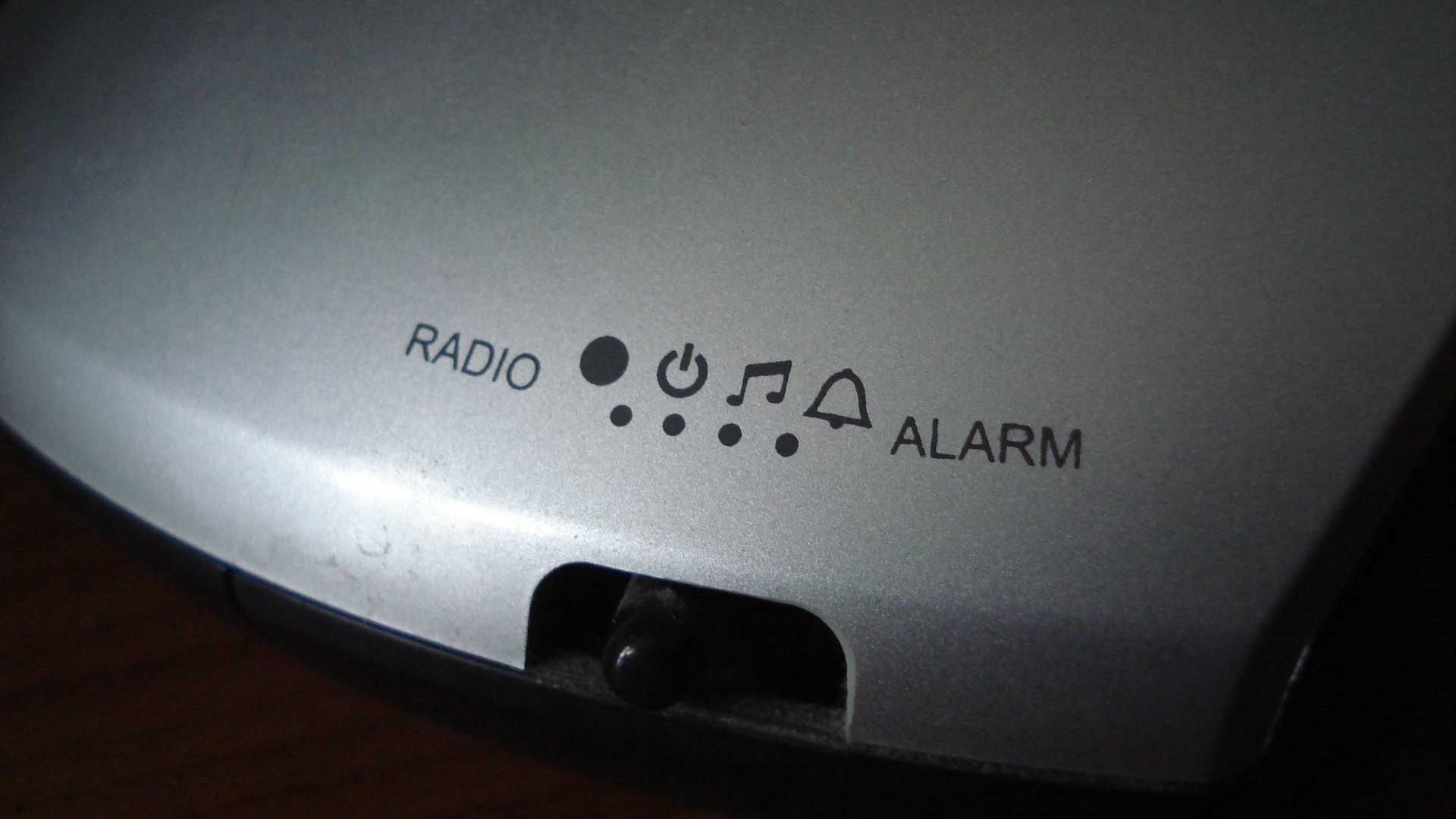 Radiobudzik Grundig SC 3340 LW z instrukcją - sprzedam