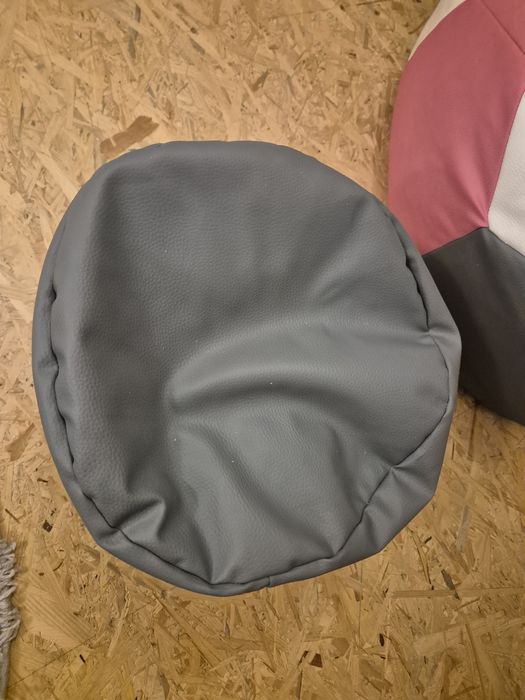 Szufa piłka z podnóżkiem