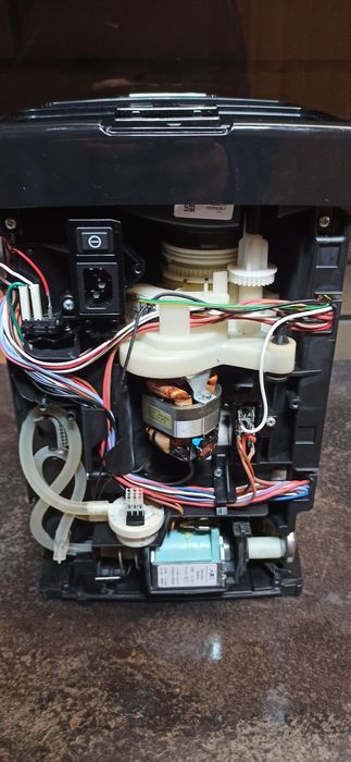 Кавоварка Delonghi Dinamica Plus Connect