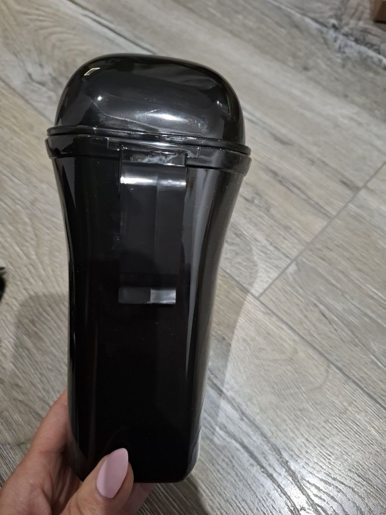 Mini kosz samochodowy.
