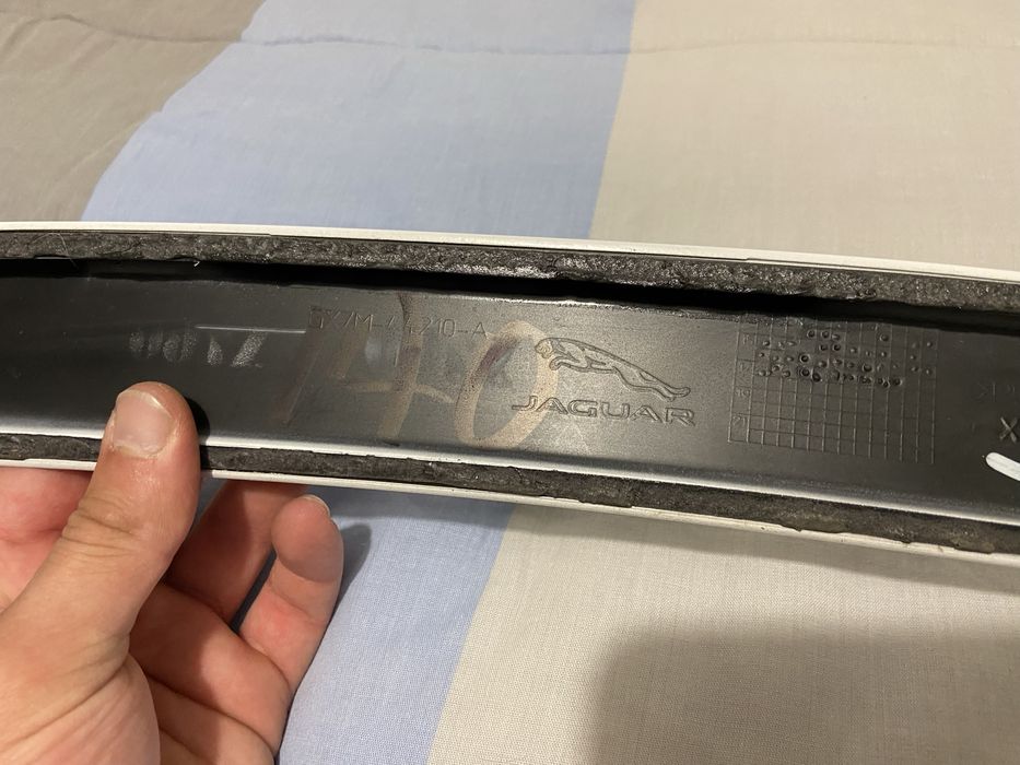 Aileron da jaguar xe (original)