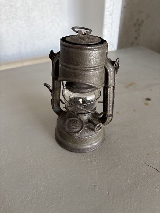 Продам керосинову лампу времен второй мировой войны