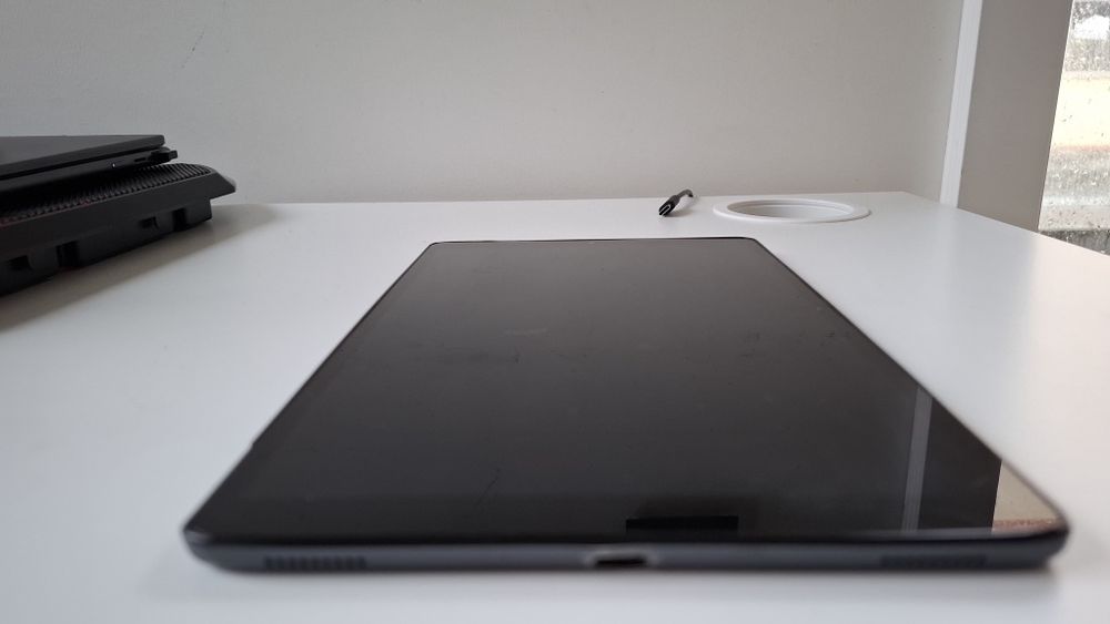 Samsung Galaxy tab A com capa de marca EasyAcc