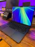 MacBook Air M2 13" – 8 GB RAM, 256 GB SSD – Midnight
