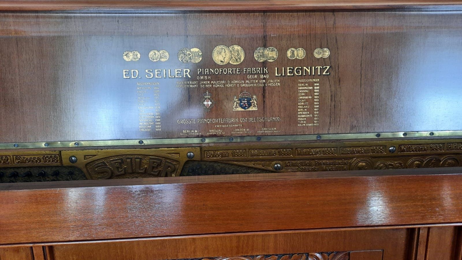 Pianino Ed Seiler