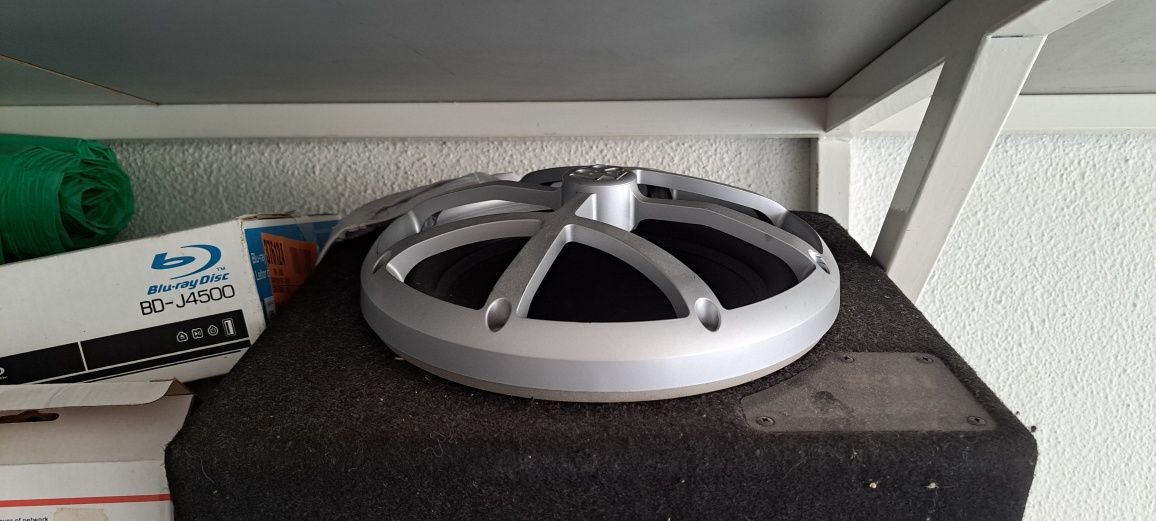 Subwoffer DLS 350W RMS para carro