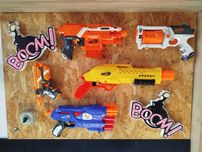 Tablica Nerf wraz z pistoletami