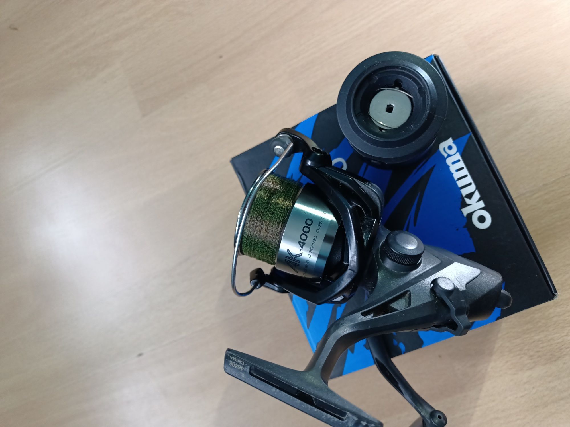 Kołowrotek Okuma Ak4000 z wolnym biegiem (quick drag)