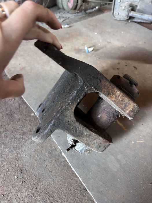 кронштейн дышла прицепа МАЗ
