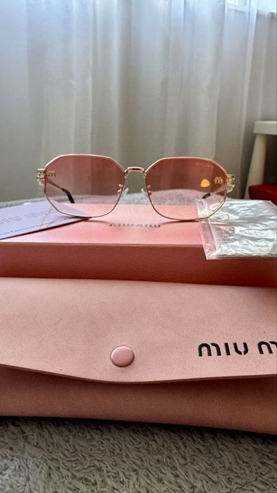 Óculos de Sol Miu Miu