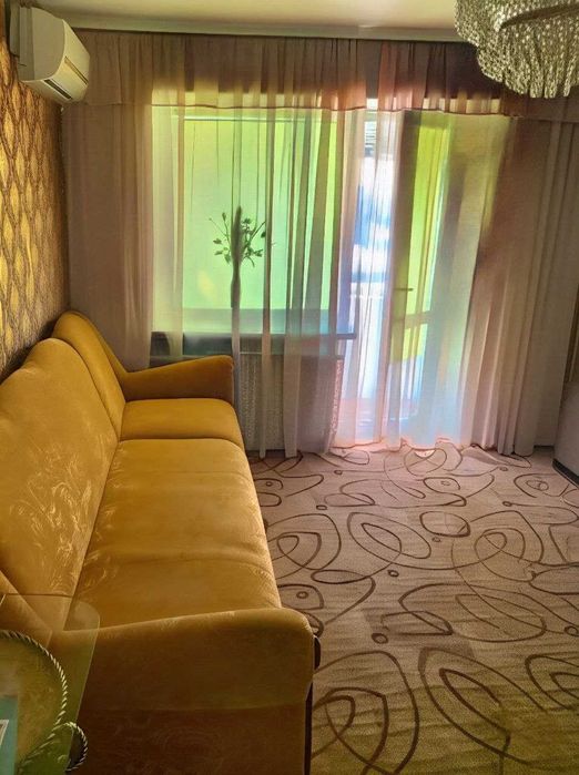 Однокімнатна квартира рн Центрального ринку середній поверх цегла 40к$