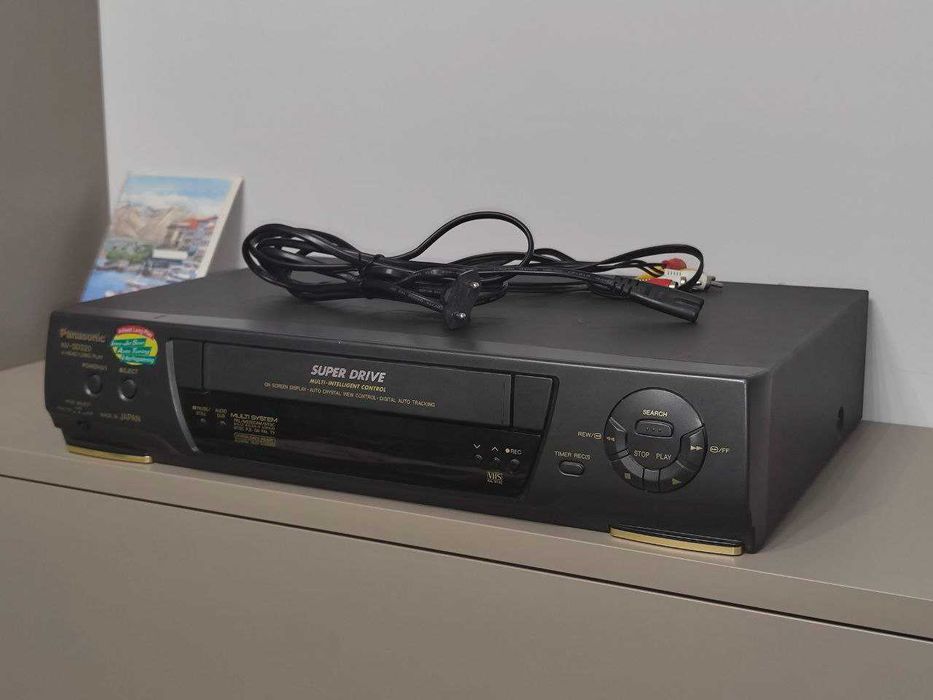 Трилогія Матриця на касетах VHS + відеомагнітофон Panasonic NV-SD320