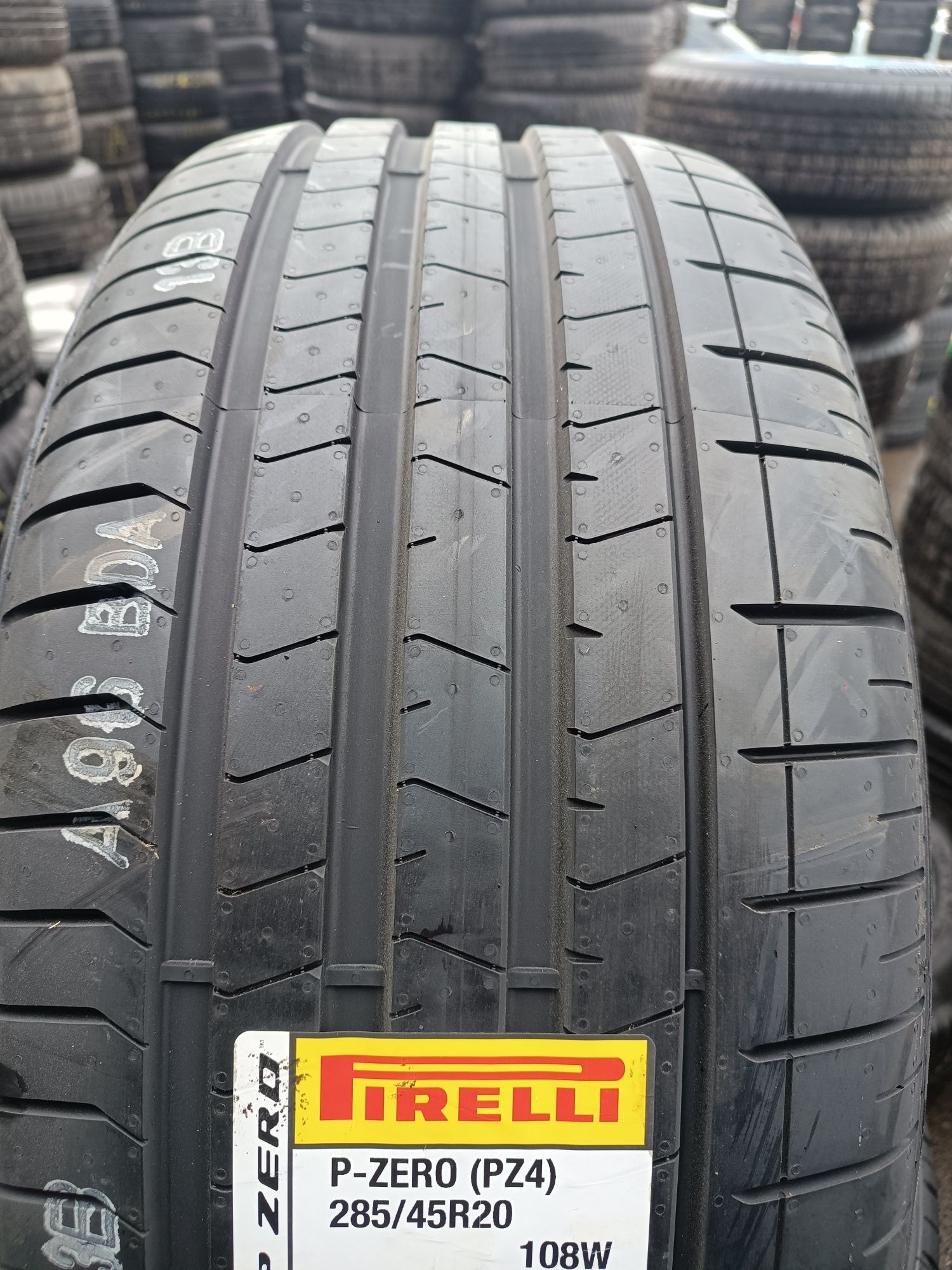 Літні шини Pirelli PZero PZ4 285/45 ZR20 108W XL 
PZero PZ4 Sports C