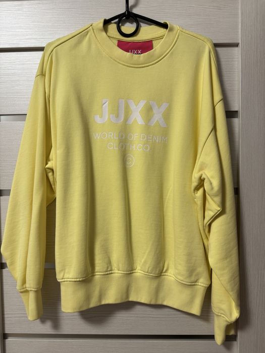 Продам свитшот женский