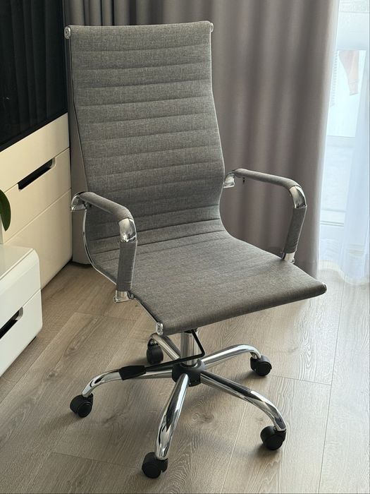 Fotel biurowy szary
