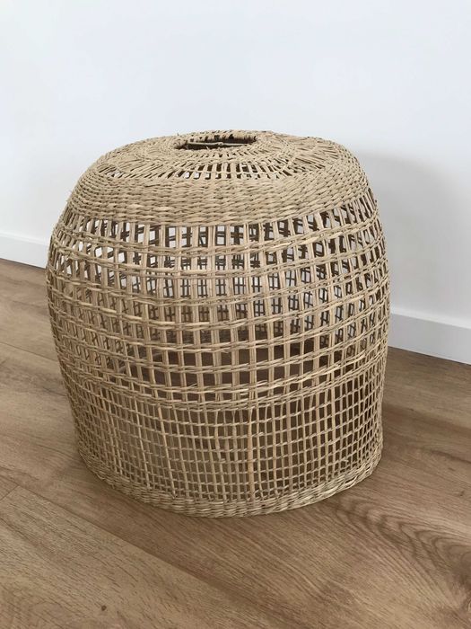 Abajur de teto, em verga, diâmetro de 40 cm