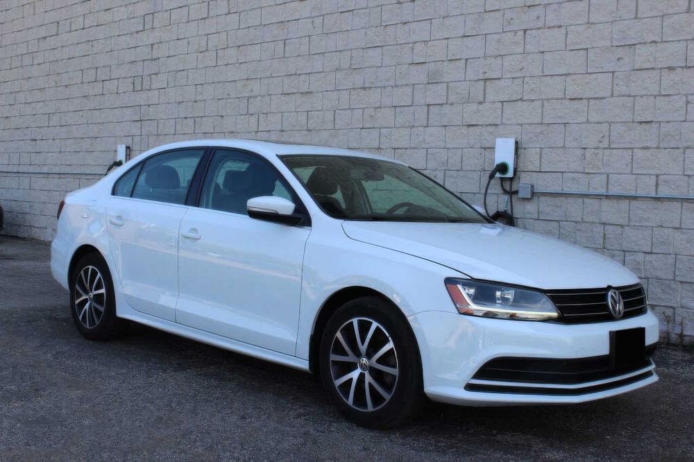 Volkswagen Jetta SE      2017