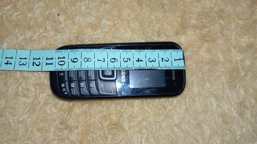 Кнопочный телефон Samsung МодельGT-E12001(SEK)