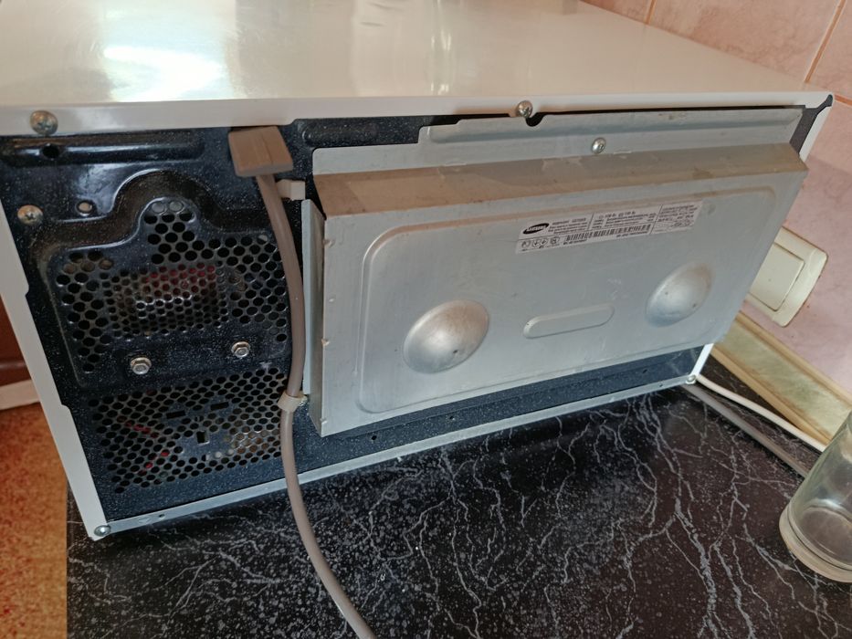 Мікрохвильовка Samsung с грілем на біокераміці