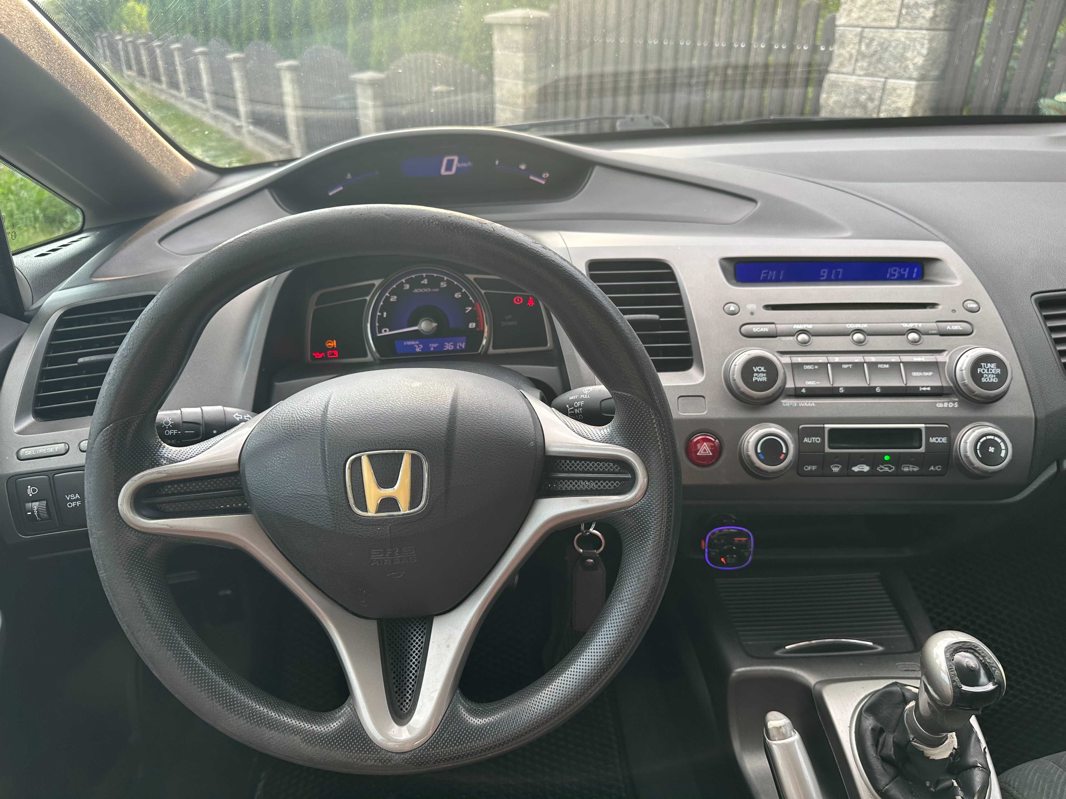 Honda Civic VIII 2009r sprzedam na części