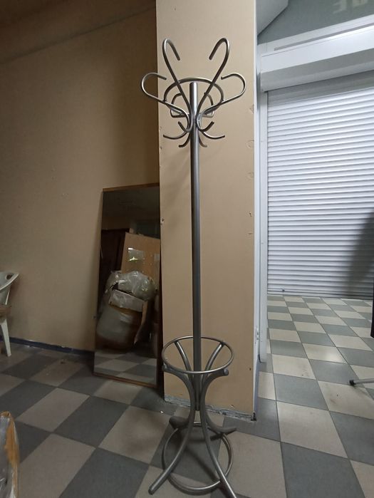 Вішалка для одягу