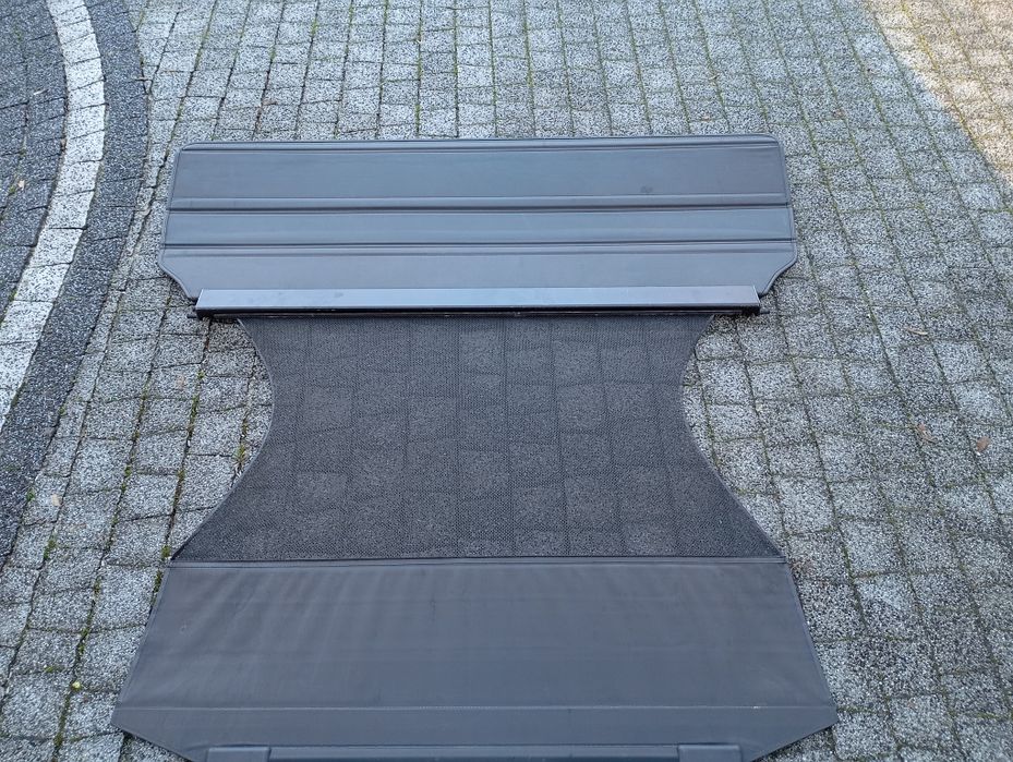 Sprzedam roletę bagażnika mazda 6