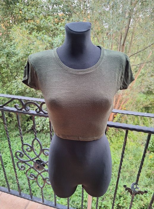 Ciemnozielony top crop top marka FB Sister rozmiar S 36