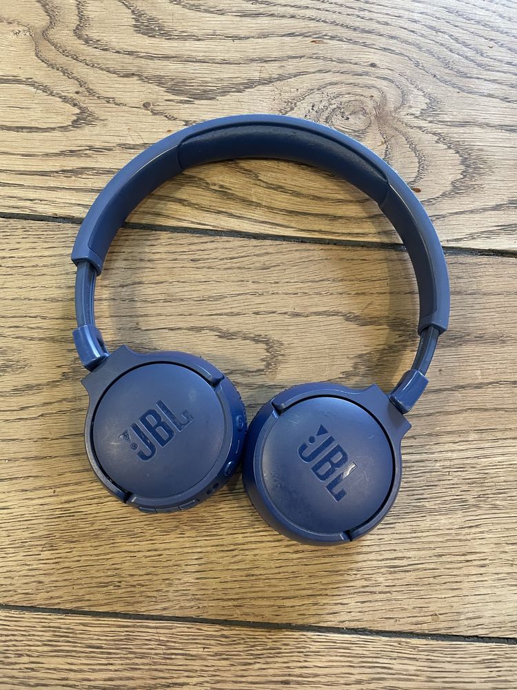 Навушники JBL TUNE 660NC