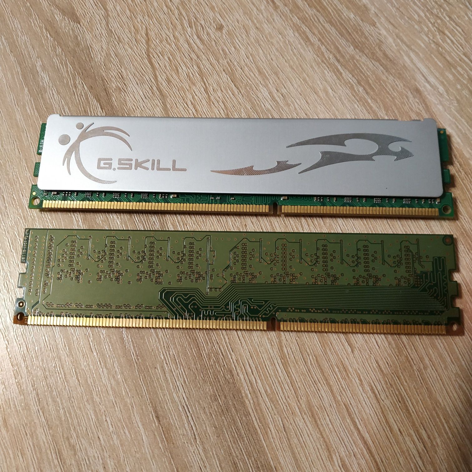 Оперативна пам'ять озу DDR3 1/2GB Samsung/G.skill робоча