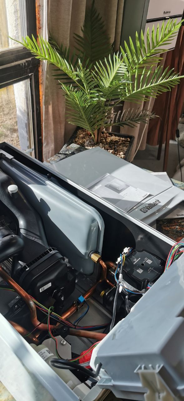 Котел газовий  конденсаційний Vaillant Вайлант t 9 ecotec pure classic