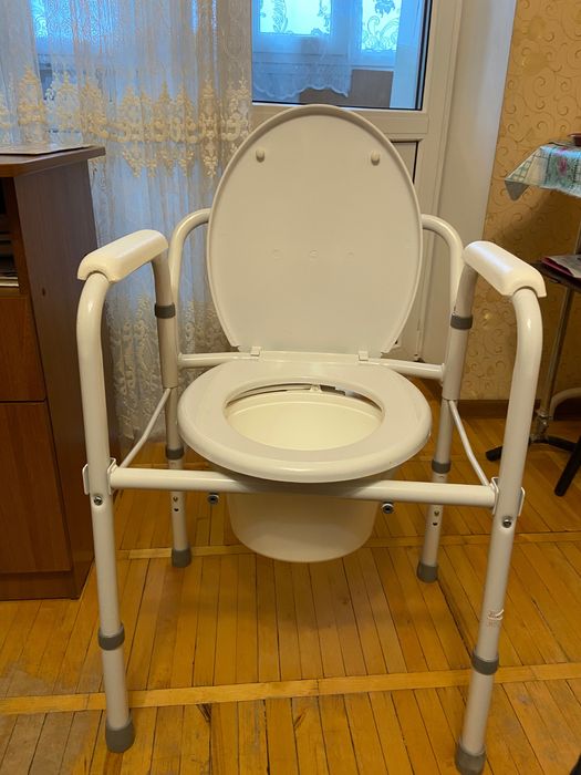 Крісло-туалет Nova складаний