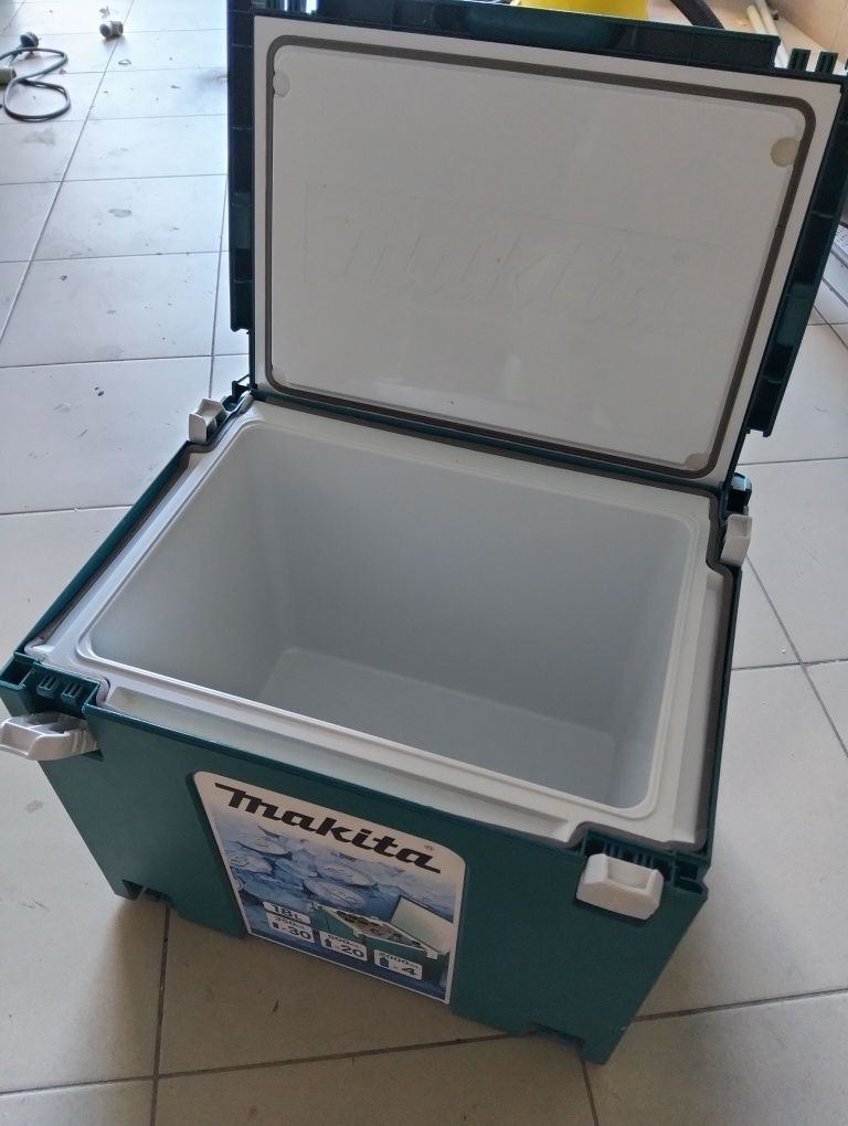 Lodówka turystyczna Makita