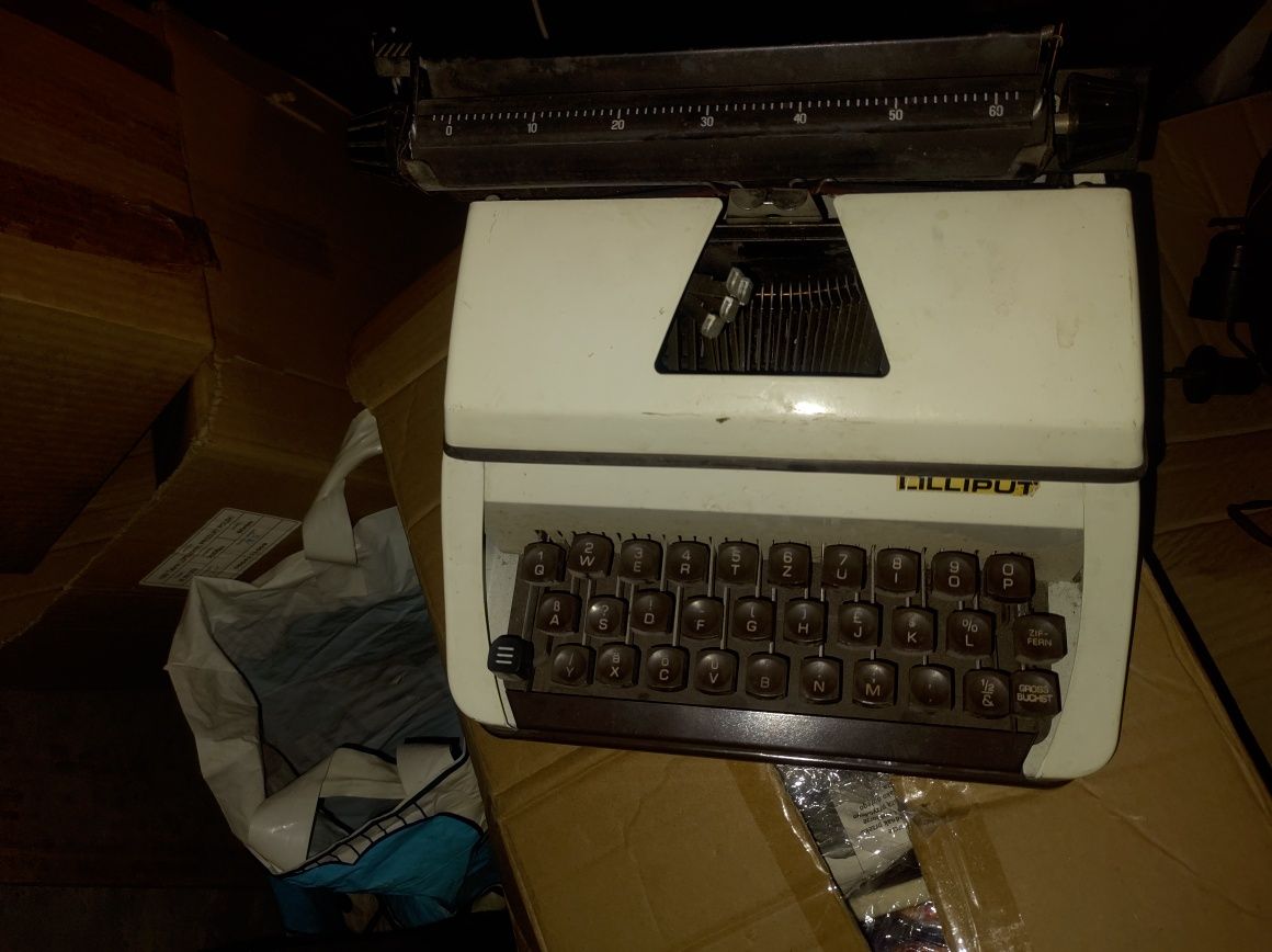 Stara maszyna do pisania Liliput