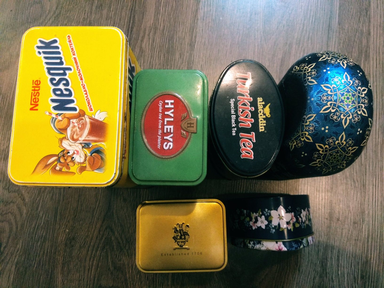 Жестяная коробка