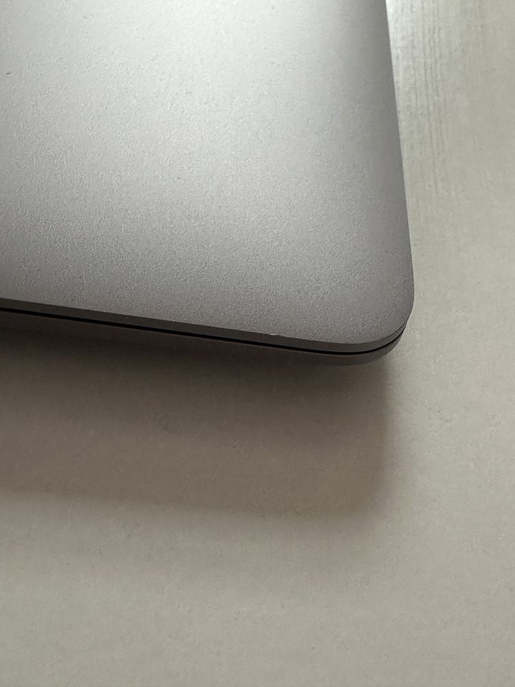 Macbook Air M1 8/256 GB Space Grey