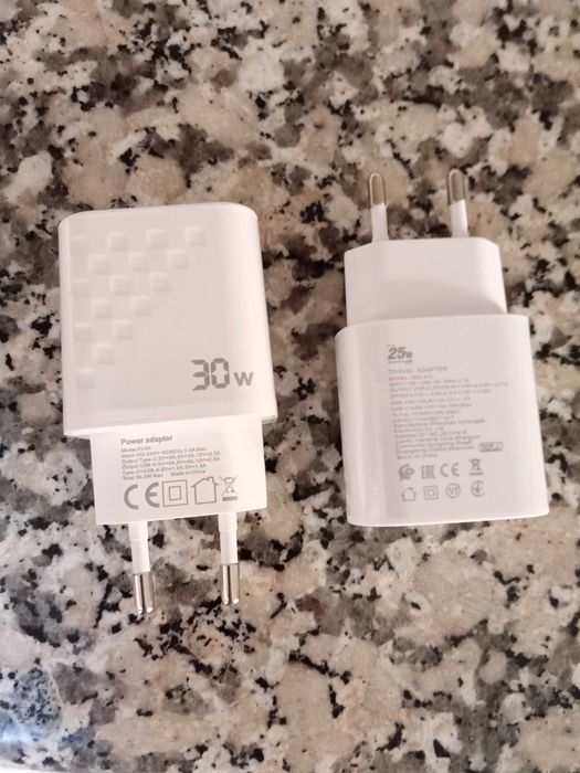 Adaptador de parede 25W e 30W para carregamento