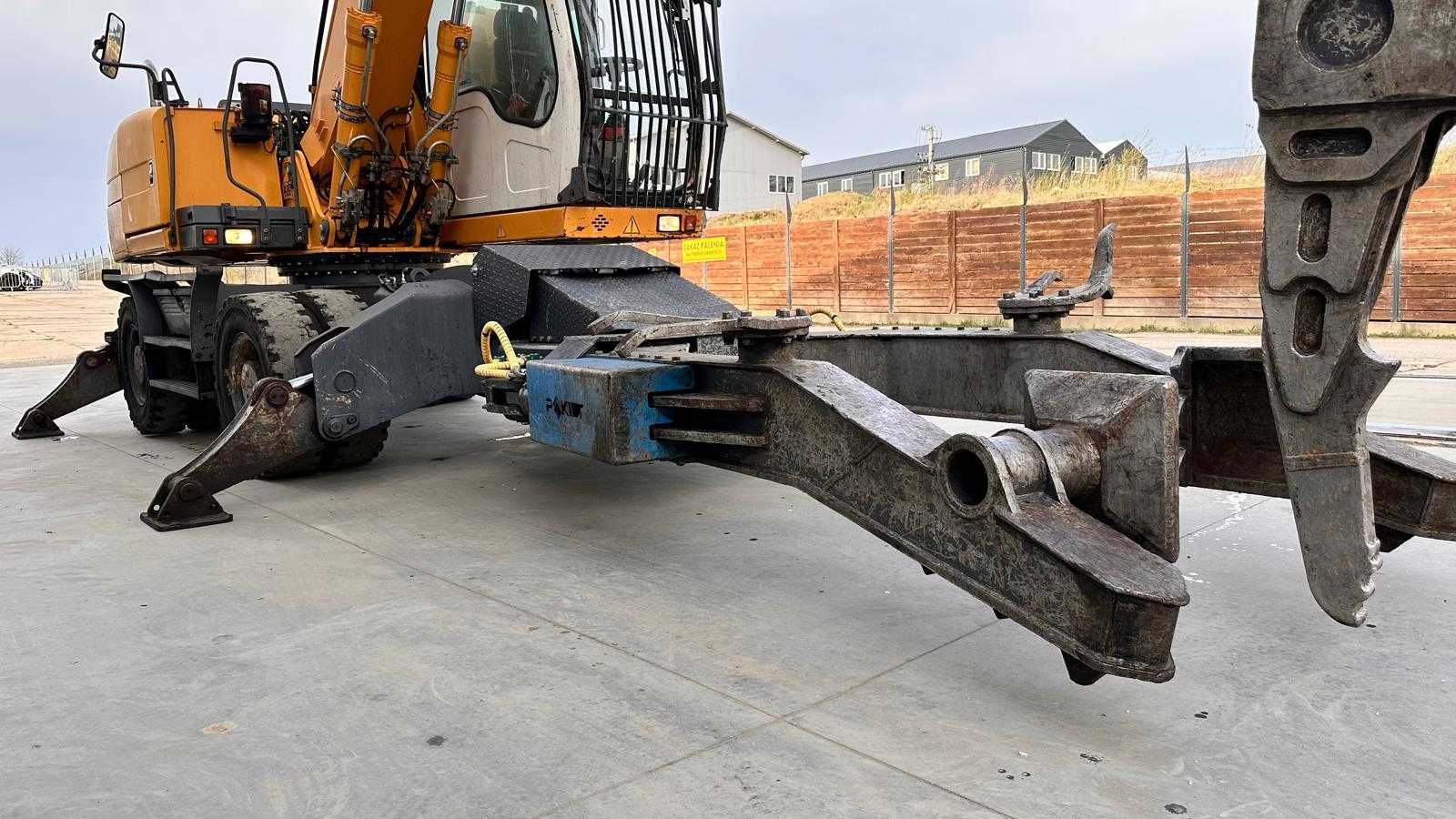 Koparka Liebherr A316 Stacja Demontażu złom auta Pojazdów Recykling